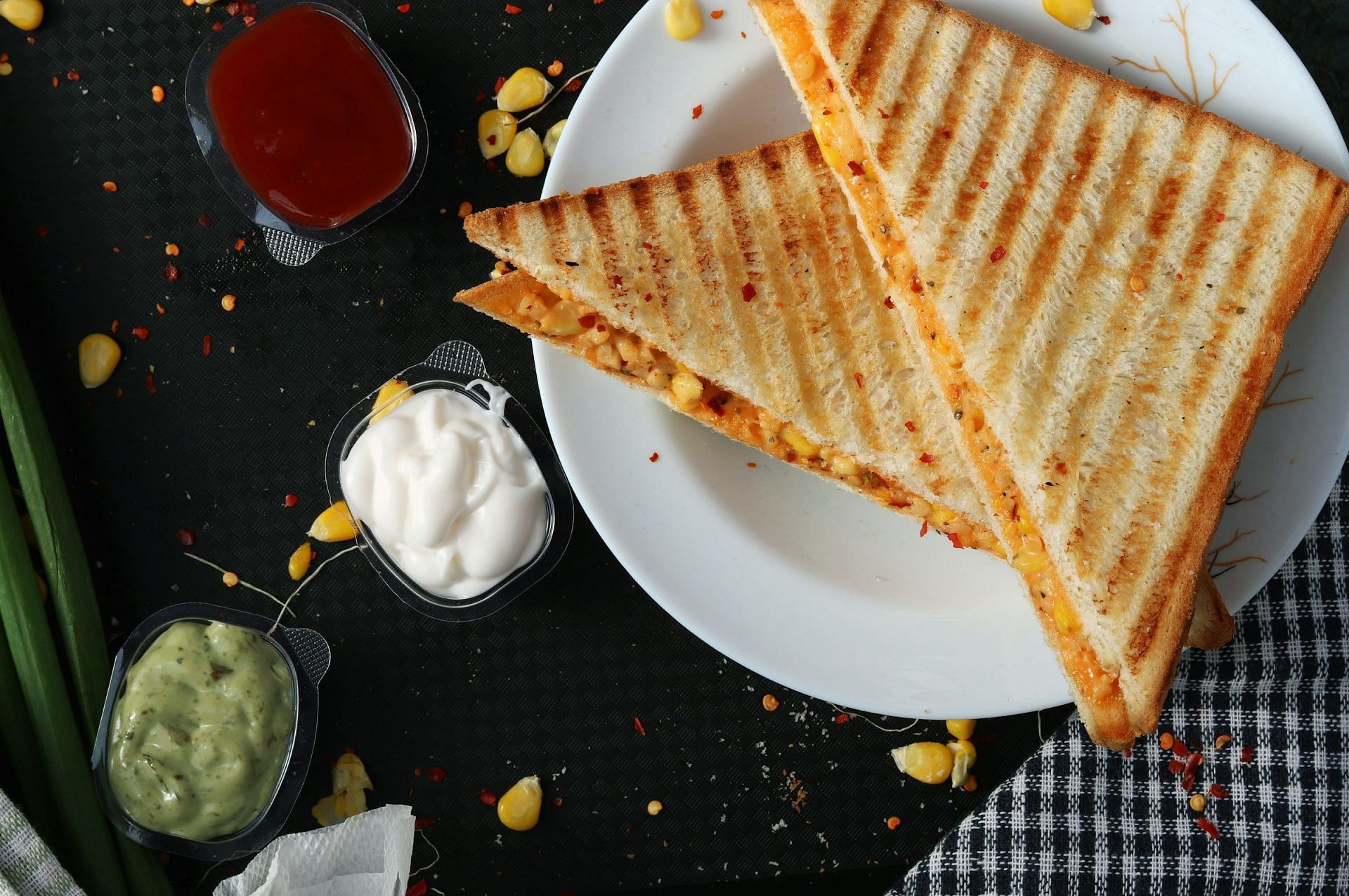 Diet (Image via Unsplash/Pixzolo Photography)